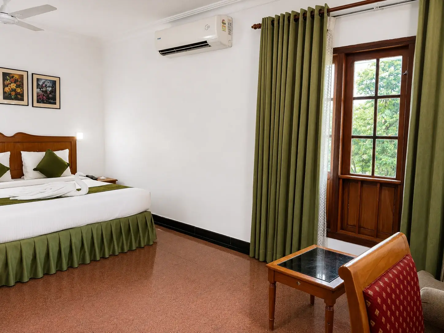 Captain Suite Interior
